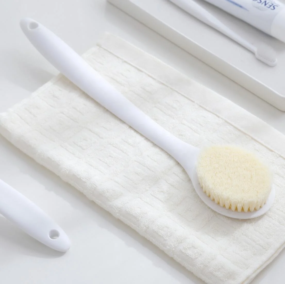 Soft Bristles Shower Brush Long Handle Back Cleaning Scrubber Body Bath Brush for Exfoliating, 4 colors for choose
Soft Bristles Shower Brush Long Handle Back Cleaning Scrubber Body Bath Brush for Exfoliating, 4 colors for choose