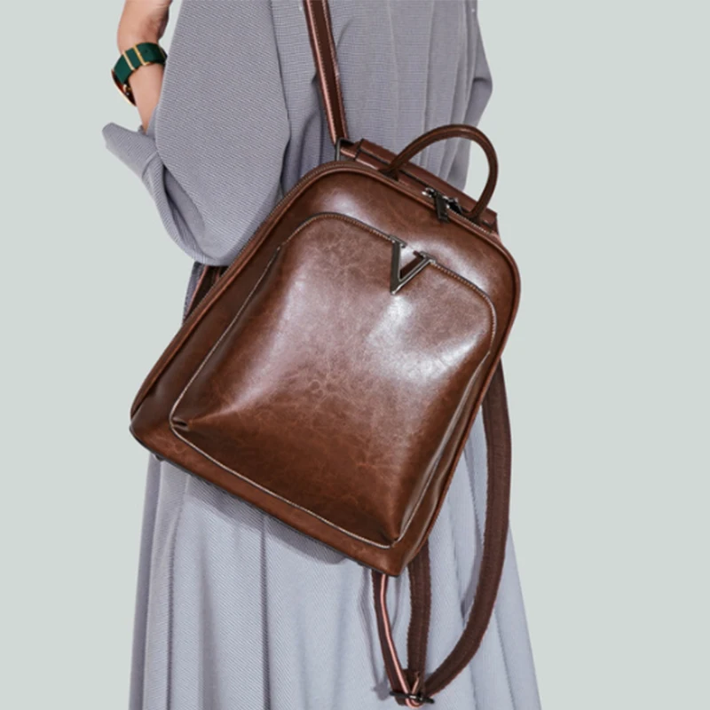 Guangzhou wholesale 2020 new leather backpack fashion oil wax leather backpack women's Vintage schoolbag backpack, Black
Guangzhou wholesale 2020 new leather backpack fashion oil wax leather backpack women's Vintage schoolbag backpack, Black