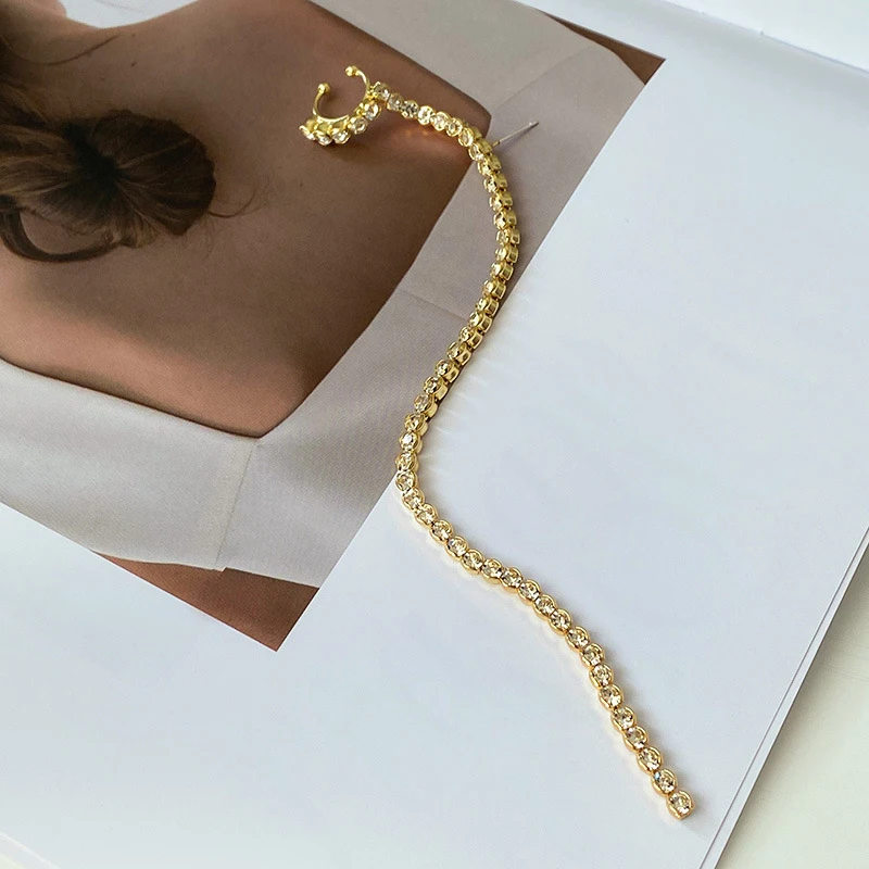 Retro French Rhinestone Long Earrings Without Pierced Chic Ear Cuff Clip On Earrings For Woman Girls Fashion Female Jewelry, Gold color
Retro French Rhinestone Long Earrings Without Pierced Chic Ear Cuff Clip On Earrings For Woman Girls Fashion Female Jewelry, Gold color