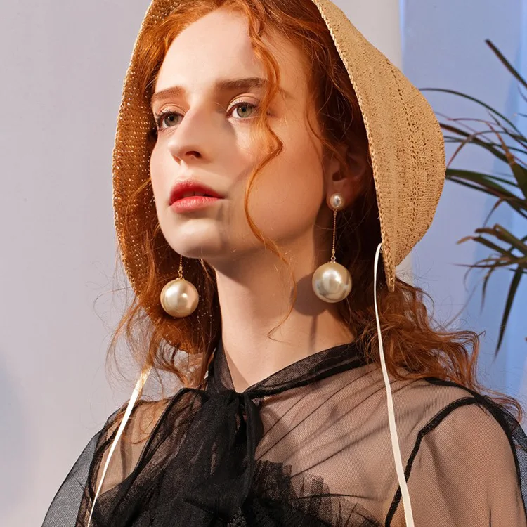 2021 Wholesale Retro Luxury Jewelry Temperament Minimalist Big Drop Earring Dozen Natural Pearl Earrings
2021 Wholesale Retro Luxury Jewelry Temperament Minimalist Big Drop Earring Dozen Natural Pearl Earrings