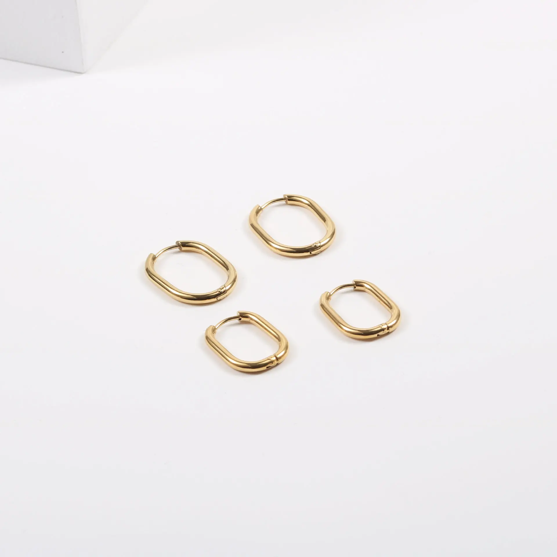 JOOLIM High End 18K Gold Plated Stainless Steel Basic Simple Hoop Earring Wholesale Tarnish Free & Waterproof
JOOLIM High End 18K Gold Plated Stainless Steel Basic Simple Hoop Earring Wholesale Tarnish Free & Waterproof