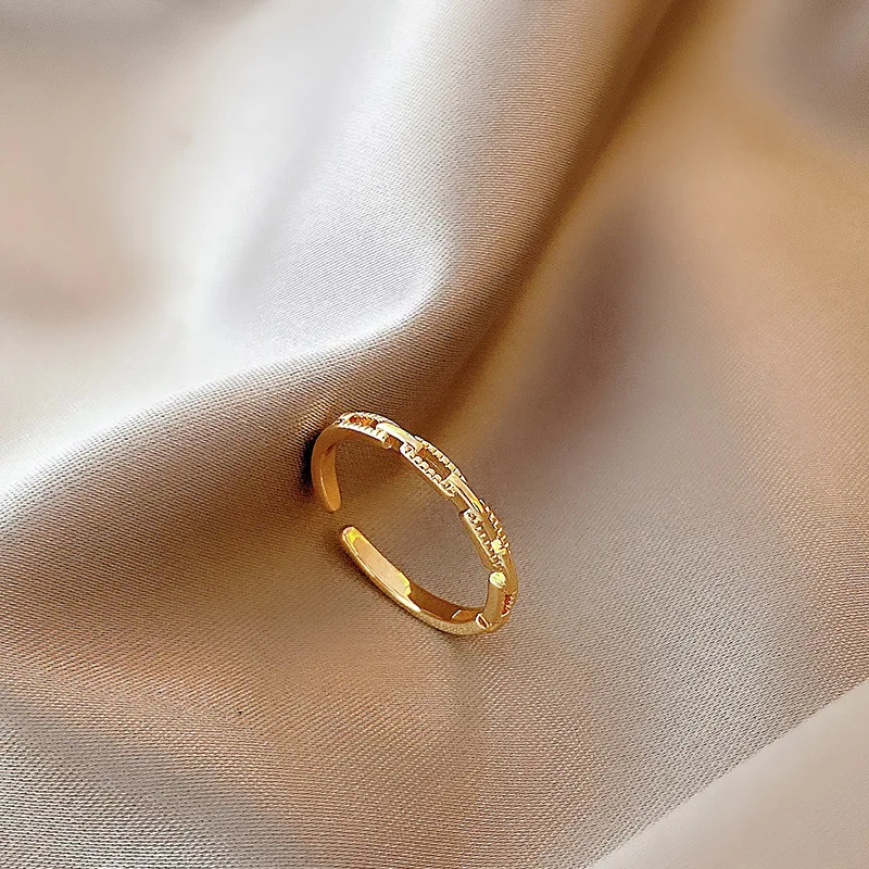 Vershal C247 Korean Designer 18k Gold Plated Trendy Chain Link Hollow Adjustable Open Ring
Vershal C247 Korean Designer 18k Gold Plated Trendy Chain Link Hollow Adjustable Open Ring