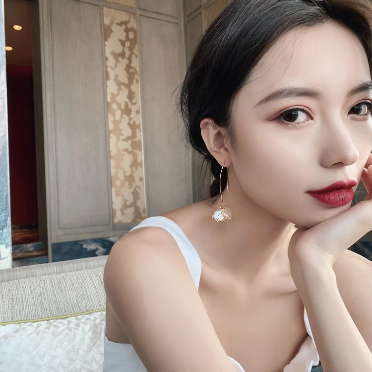 Vintage elegant boho jewelry flat shell hook earring gold plated long pearl drop dangle earrings, As picture
Vintage elegant boho jewelry flat shell hook earring gold plated long pearl drop dangle earrings, As picture