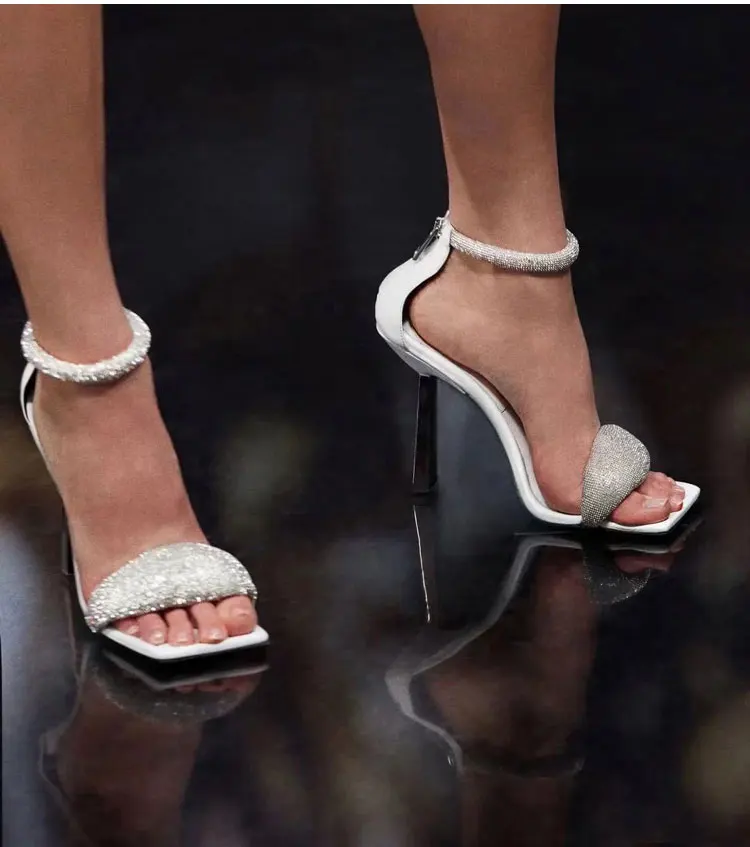 Kendou's famous Fengshui diamond 2021 square head high-heeled shoes for women's thin heel
Kendou's famous Fengshui diamond 2021 square head high-heeled shoes for women's thin heel