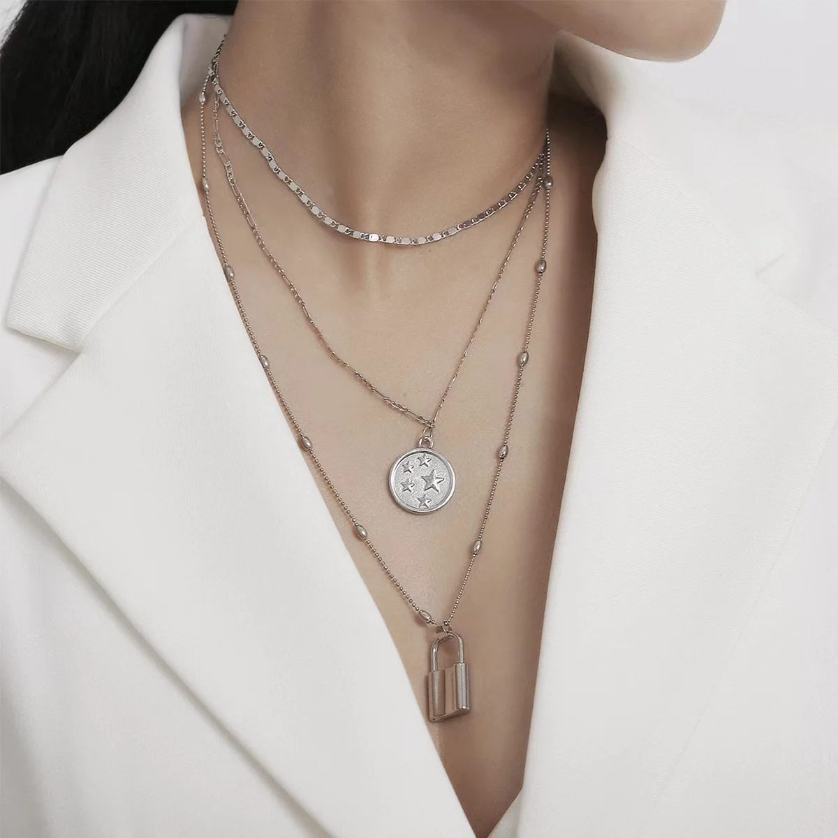 Stacked geometric lock design necklace fashion simple style wild necklace ins style classic design necklace, Gold color
Stacked geometric lock design necklace fashion simple style wild necklace ins style classic design necklace, Gold color