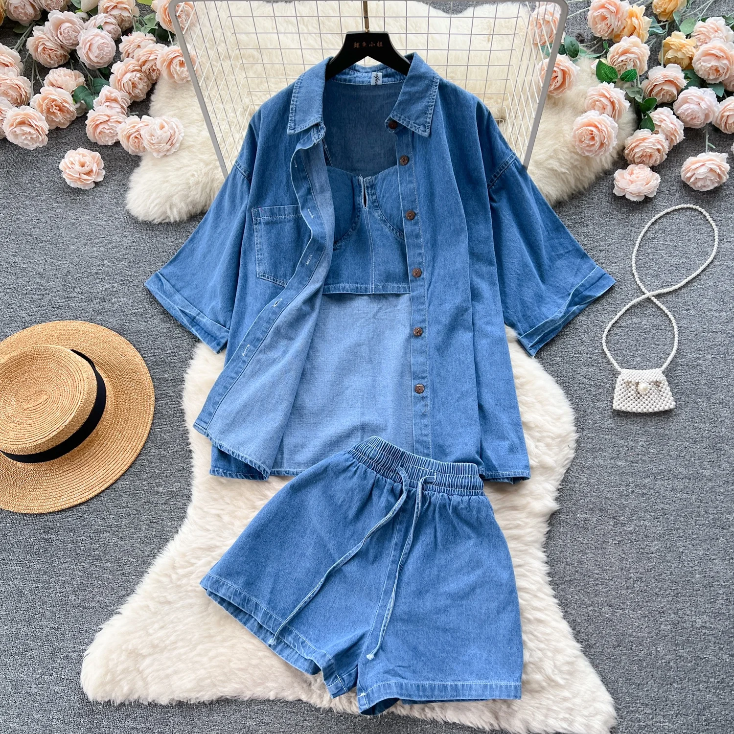 Women's Sets Summer Fashion Solid Short Sleeve Shirt Casual Two Piece Pants Set Jogging Suits Wholesale
Women's Sets Summer Fashion Solid Short Sleeve Shirt Casual Two Piece Pants Set Jogging Suits Wholesale