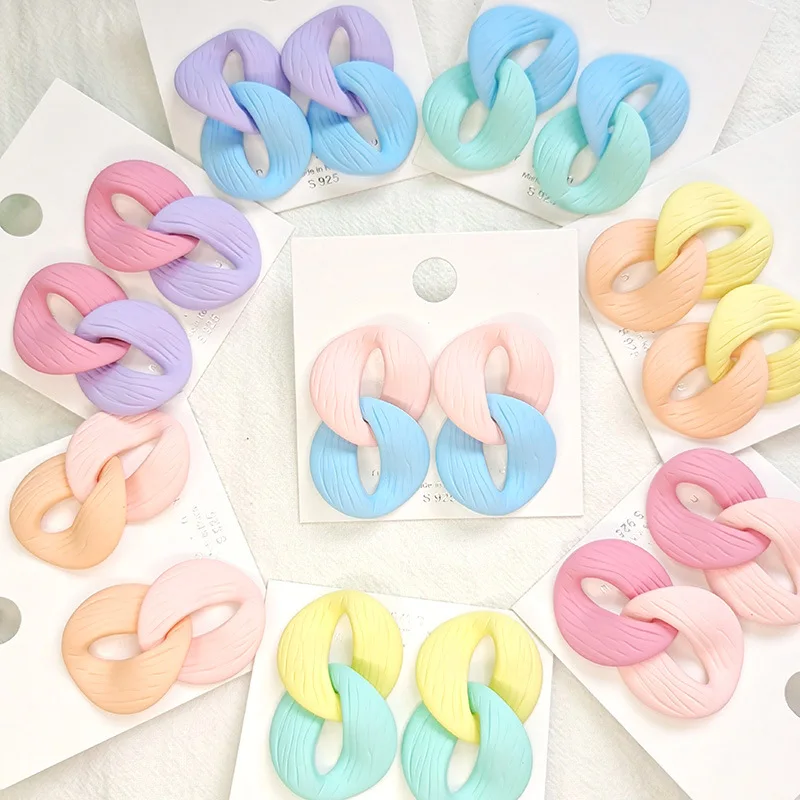 Wholesale trendy acrylic chain colorful earrings fashion geometric plastic resin earrings for women, As the picture shows
Wholesale trendy acrylic chain colorful earrings fashion geometric plastic resin earrings for women, As the picture shows