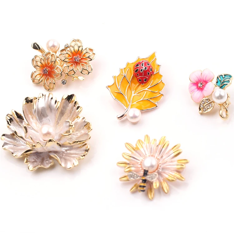 Trendy Pearl Flower Brooches Noble Peony Lady Brooch Costume Chic Jewelry Dress Party Wedding Fashion Accessories
Trendy Pearl Flower Brooches Noble Peony Lady Brooch Costume Chic Jewelry Dress Party Wedding Fashion Accessories