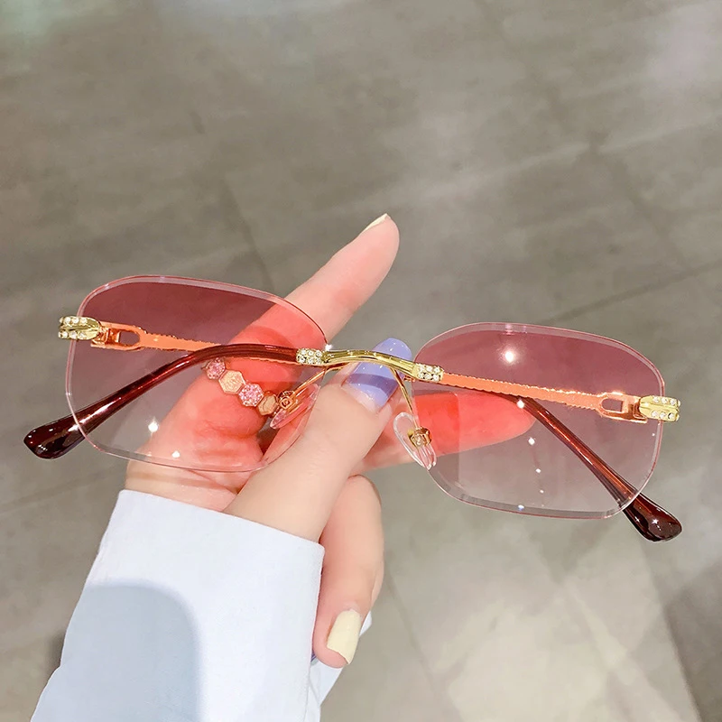 lmamba 54 Custom Fashion Metal Square Sunglasses Women Cut-Edge Rimless Sunglasses Men trendy Diamond Sunglasses unisex UV400
lmamba 54 Custom Fashion Metal Square Sunglasses Women Cut-Edge Rimless Sunglasses Men trendy Diamond Sunglasses unisex UV400