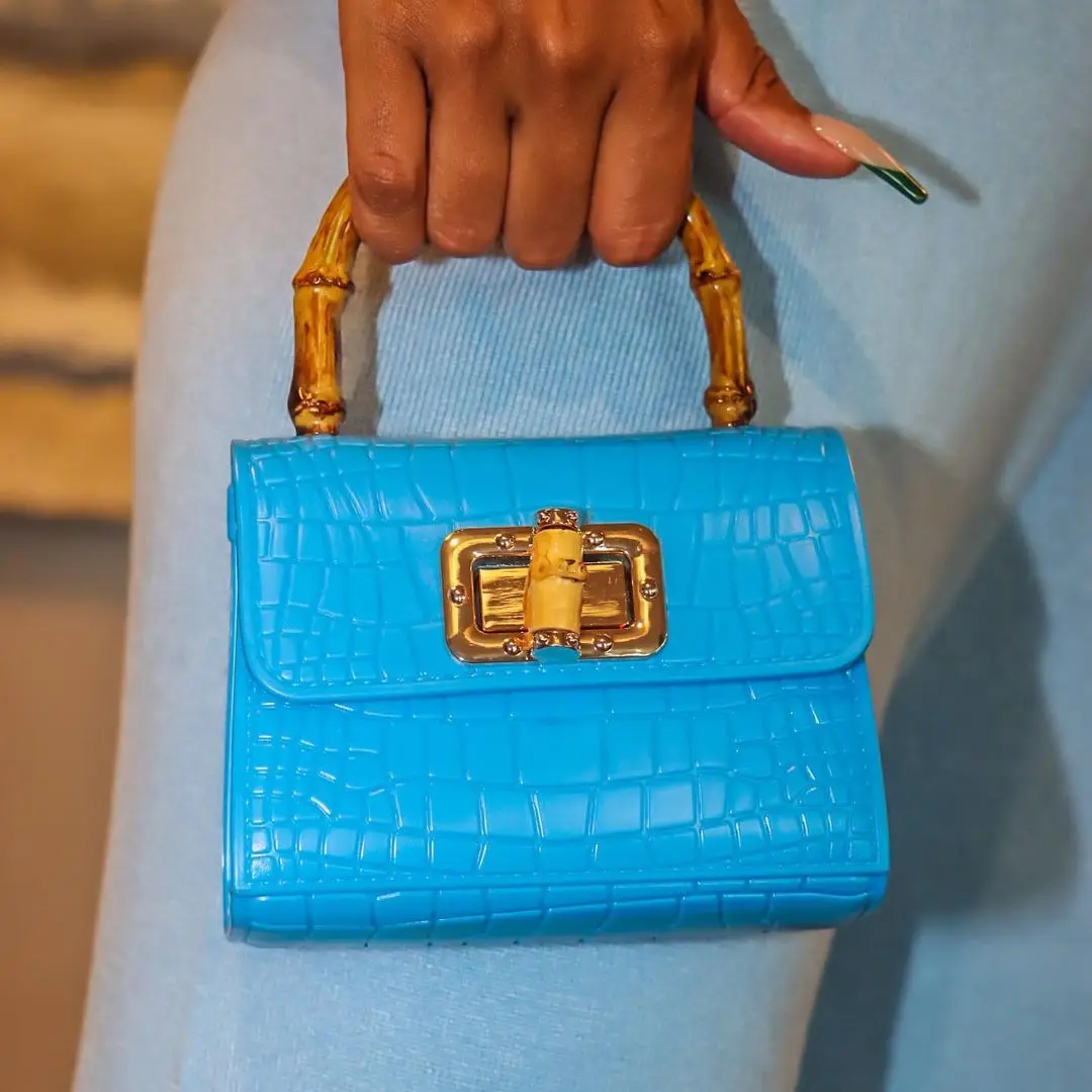 2022 fashion streetwear pvc shoulder bag tote mini jelly handbags for women ladies, Picture color
2022 fashion streetwear pvc shoulder bag tote mini jelly handbags for women ladies, Picture color
