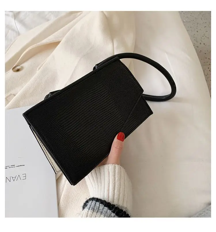 B10018 2020 Ins Trendy New Design Long Handle Messenger Tote Underarm Bag , Faux Leather Shoulder Fashion Handbags 2020
B10018 2020 Ins Trendy New Design Long Handle Messenger Tote Underarm Bag , Faux Leather Shoulder Fashion Handbags 2020