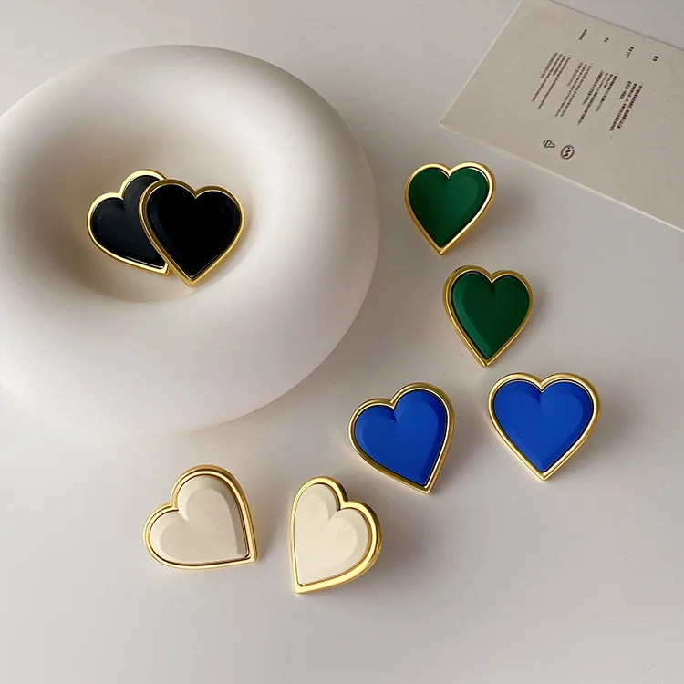 Vershal A496 French Style 18k Gold Plated Vintage Cute Heart Stud Earrings For Women Jewelry
Vershal A496 French Style 18k Gold Plated Vintage Cute Heart Stud Earrings For Women Jewelry
