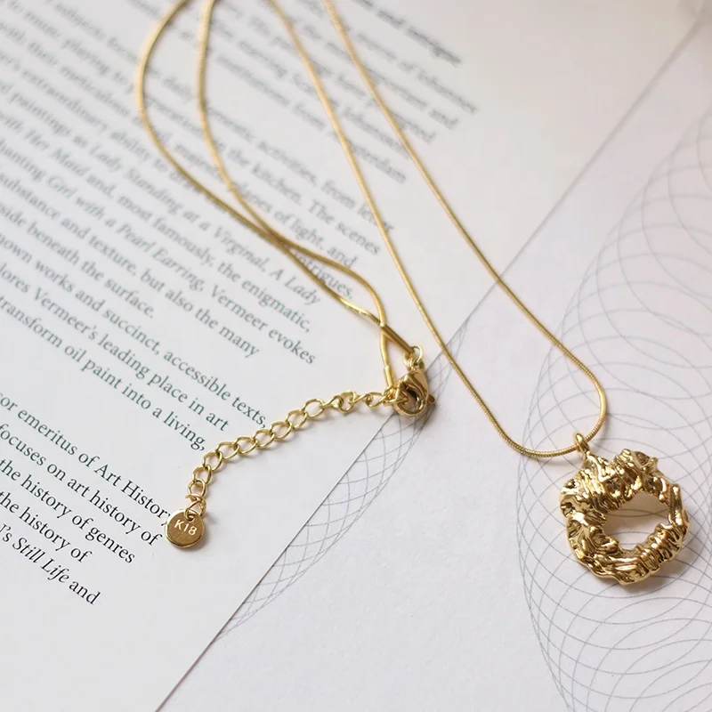 Vintage Jewelry Accessories Textured Pendant Necklace 18K Gold Plated Rope Circle Necklace, Gold/silver/rose gold
Vintage Jewelry Accessories Textured Pendant Necklace 18K Gold Plated Rope Circle Necklace, Gold/silver/rose gold
