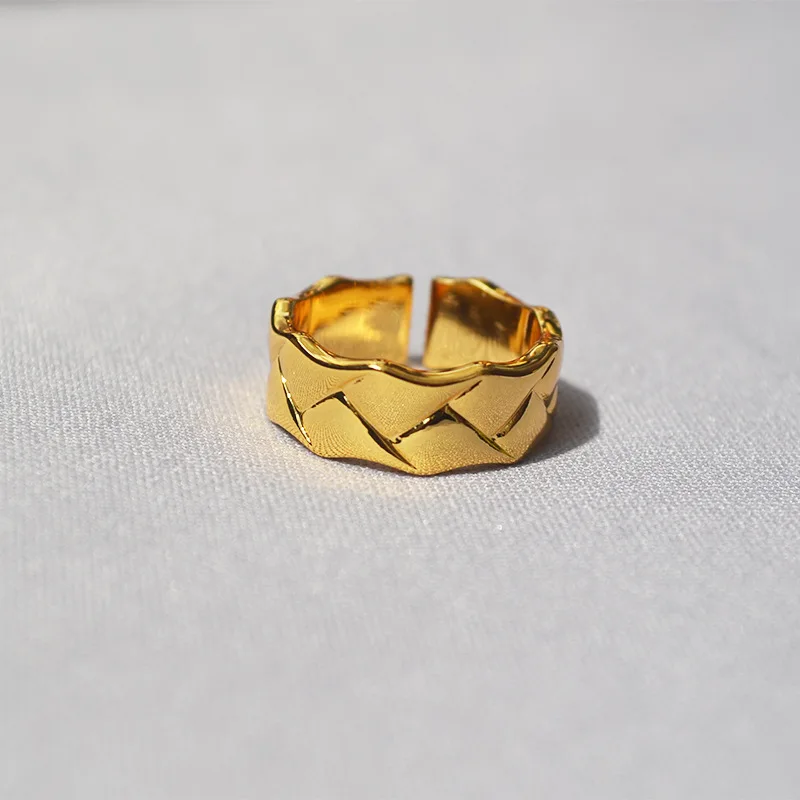 ins Original classic small fragrance wind diamond lattice simple open brass gold plated ring index finger ring lady
ins Original classic small fragrance wind diamond lattice simple open brass gold plated ring index finger ring lady