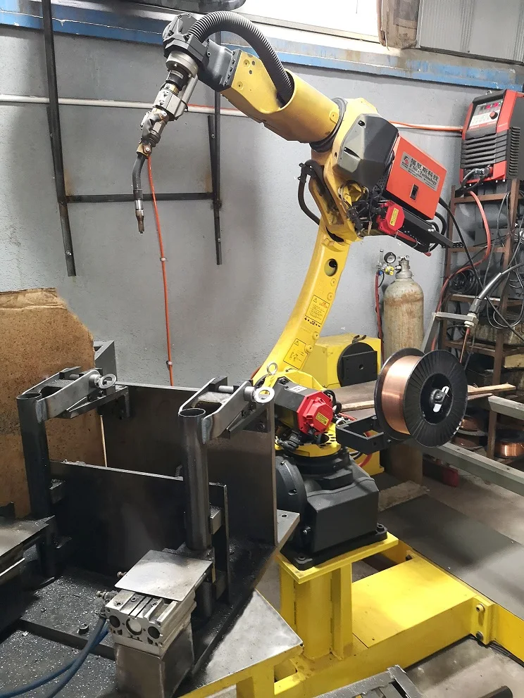 Robot Welding1.jpg