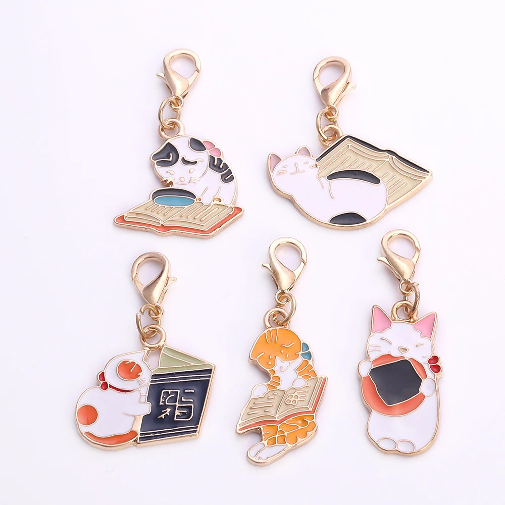 New Version Of The Trendy Cartoon Pet Cat Pendant Reading Cat Cute Alloy Metal Decorative Buckle, As shown
New Version Of The Trendy Cartoon Pet Cat Pendant Reading Cat Cute Alloy Metal Decorative Buckle, As shown
