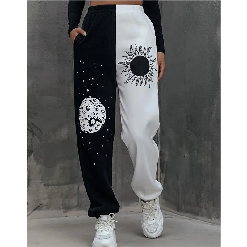 2021 Fall Black And White Patchwork Lady Jogging Pants Custom Graphic Print Women Sports Jogger Pants With Side Pockets, Accept custom color
2021 Fall Black And White Patchwork Lady Jogging Pants Custom Graphic Print Women Sports Jogger Pants With Side Pockets, Accept custom color