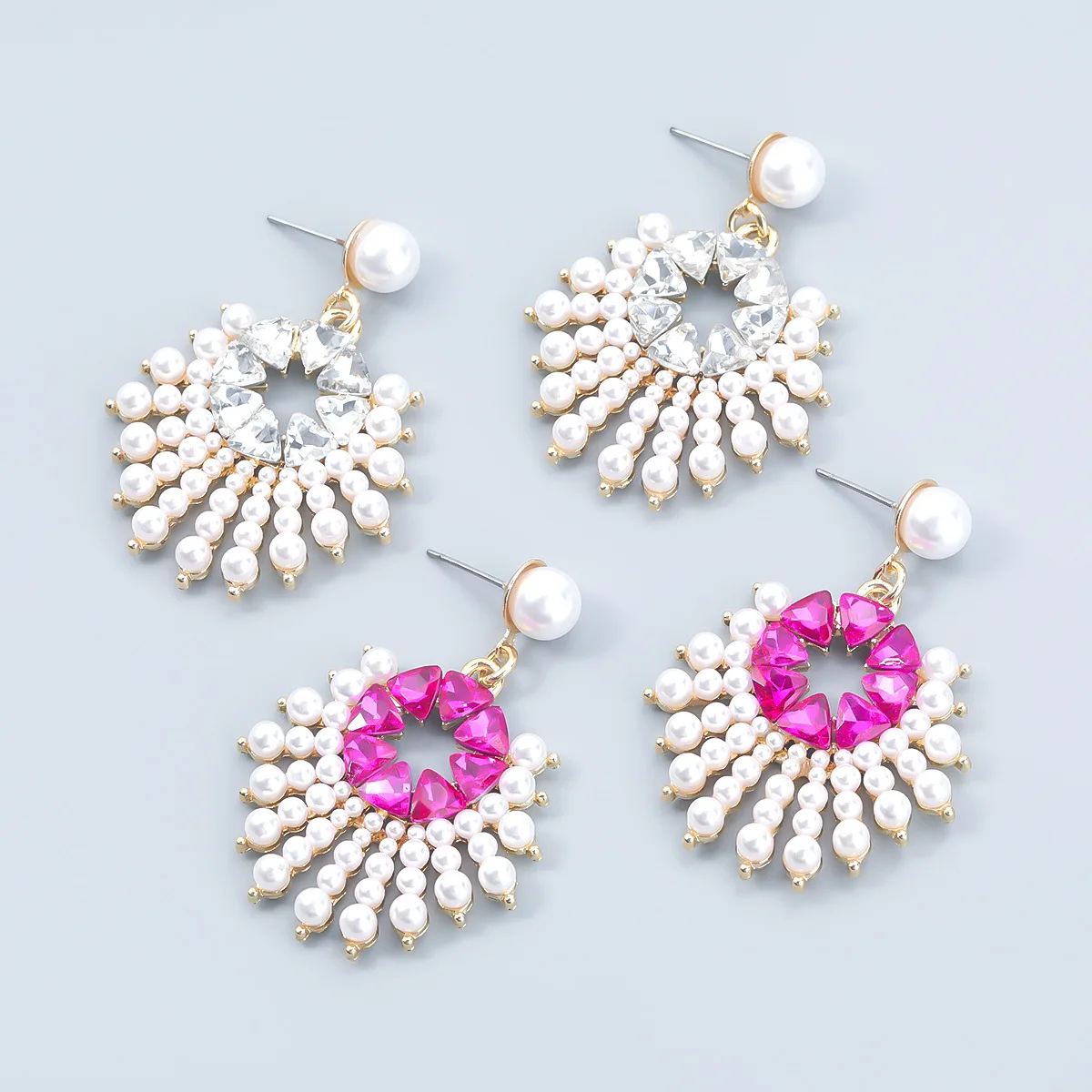 Barlaycs Fashion Earrings for Women 2021 Gold Plated Geometric Pearl Beaded Rhinestone Diamond Drop Earrings Wholesale
Barlaycs Fashion Earrings for Women 2021 Gold Plated Geometric Pearl Beaded Rhinestone Diamond Drop Earrings Wholesale