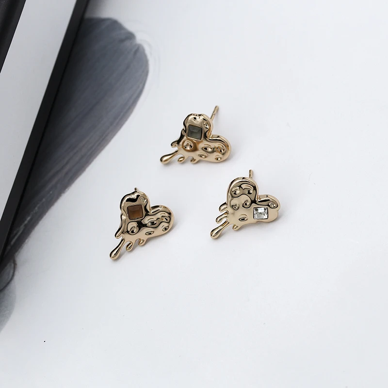 2022 stud earrings Personalized rhinestone Earrings 18K Gold Plated Earrings New style, Gold color
2022 stud earrings Personalized rhinestone Earrings 18K Gold Plated Earrings New style, Gold color
