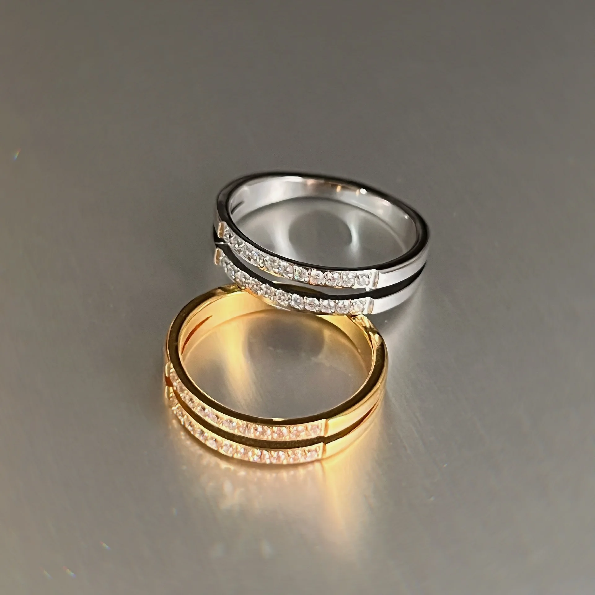 Vintage Jewelry Waterproof Statement Chunky Rings 18K Gold Plated Stainless Steel Double Layer Cubic Zirconia Ring YF3653
Vintage Jewelry Waterproof Statement Chunky Rings 18K Gold Plated Stainless Steel Double Layer Cubic Zirconia Ring YF3653