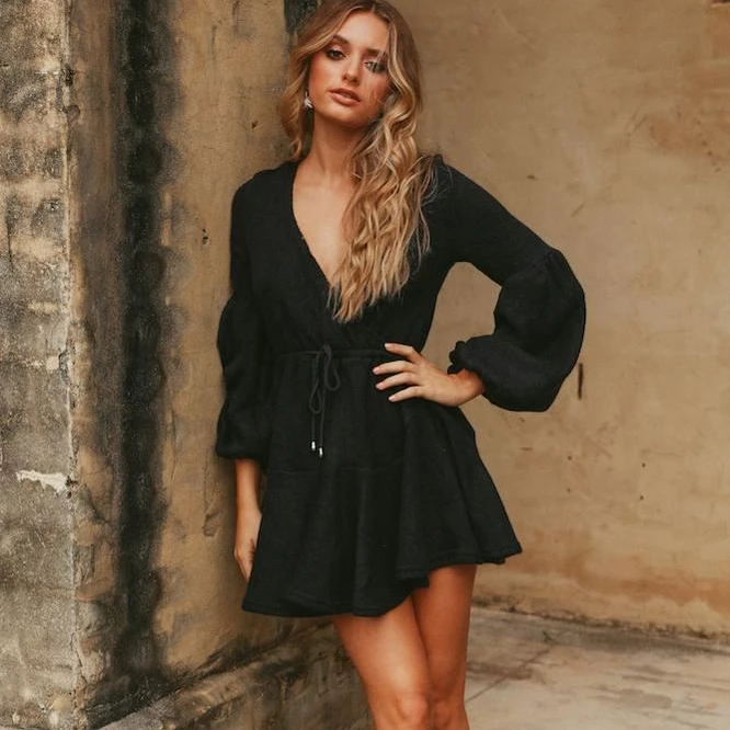 2021 Spring New Trendy Hot Selling Deep V-neck Puff Sleeve Lantern Sleeve Strap Knit Dress Bohemian Hippie Style Skirt, Customized color
2021 Spring New Trendy Hot Selling Deep V-neck Puff Sleeve Lantern Sleeve Strap Knit Dress Bohemian Hippie Style Skirt, Customized color