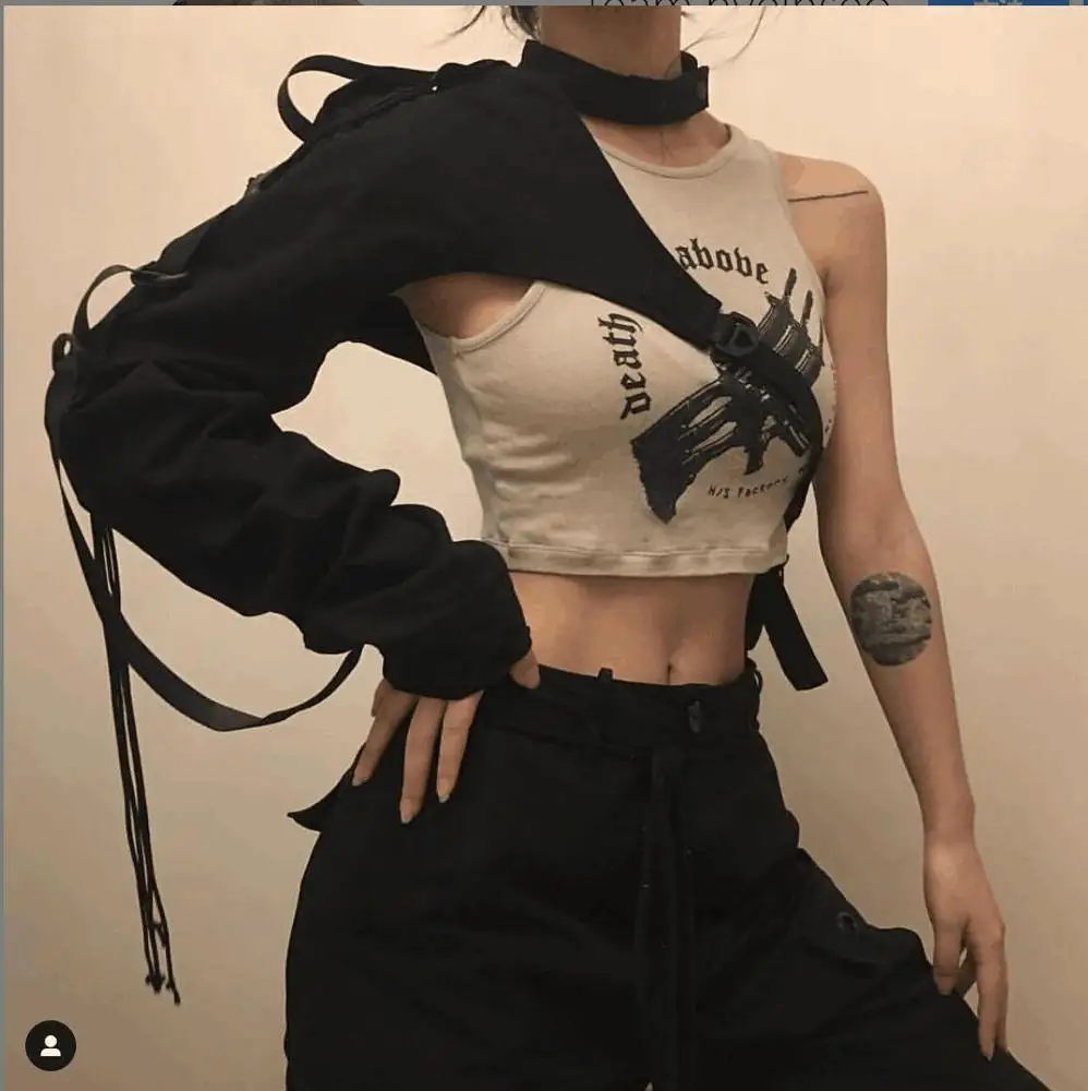 ALIKE Women's Tops Reflective Halter Buckle Jackets Smock One Shoulder Holographic Women Crop Top Jackets Women
ALIKE Women's Tops Reflective Halter Buckle Jackets Smock One Shoulder Holographic Women Crop Top Jackets Women