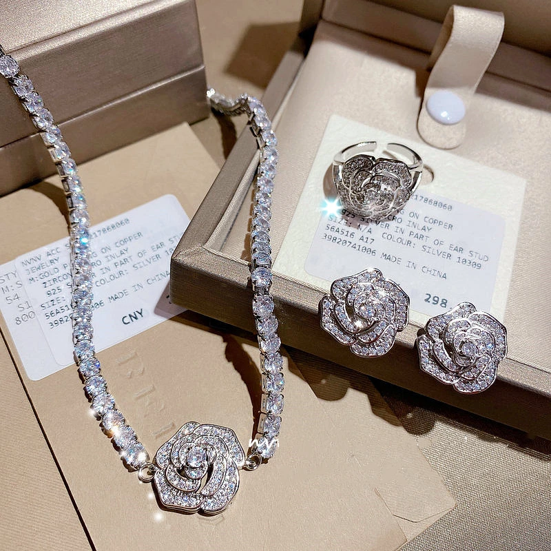 Light Luxury Full Diamond Shiny Rose Necklace Full Zirconium Clavicle Chain, Like picture
Light Luxury Full Diamond Shiny Rose Necklace Full Zirconium Clavicle Chain, Like picture