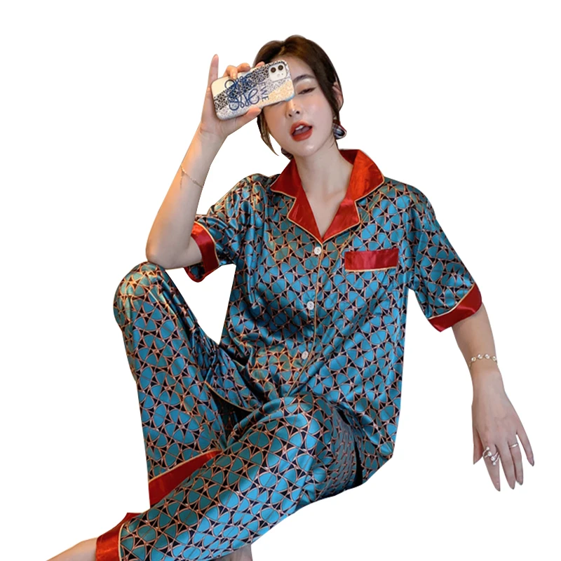 Women Fashion New Style Summer Printed Short Sleeve Shirt+Pants Cartoon Satin Silk Women's Sleepwear
Women Fashion New Style Summer Printed Short Sleeve Shirt+Pants Cartoon Satin Silk Women's Sleepwear