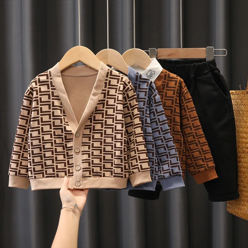 Wholesale new fashion casual Boys 3 Pieces Clothing Set long sleeves solid shirt +Cardigan coat+ pants for kids, Picture shows
Wholesale new fashion casual Boys 3 Pieces Clothing Set long sleeves solid shirt +Cardigan coat+ pants for kids, Picture shows