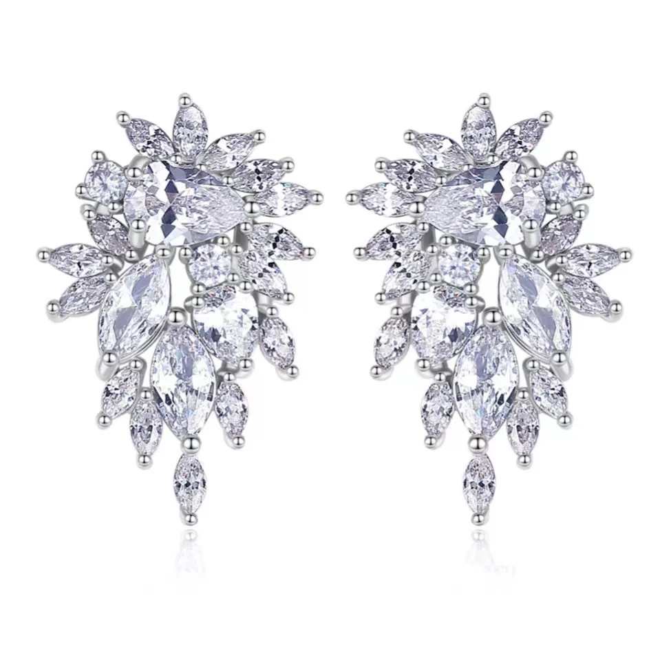 PAVA 2022 Fashion Jewelry Bridal Zircon Earrings Leaf Diamond Zircon CZ Water Drop Earrings for Women Girls
PAVA 2022 Fashion Jewelry Bridal Zircon Earrings Leaf Diamond Zircon CZ Water Drop Earrings for Women Girls