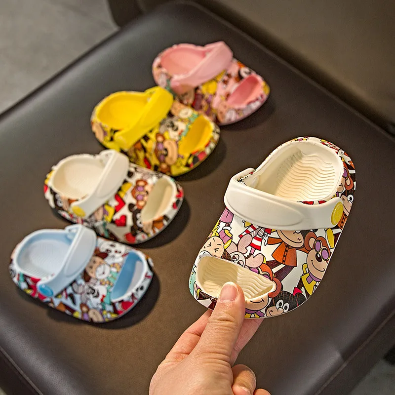 Wholesale 2021 summer new children's indoor non-slip soft bottom printing cute cartoon hole shoes slippers, As shown in figure
Wholesale 2021 summer new children's indoor non-slip soft bottom printing cute cartoon hole shoes slippers, As shown in figure