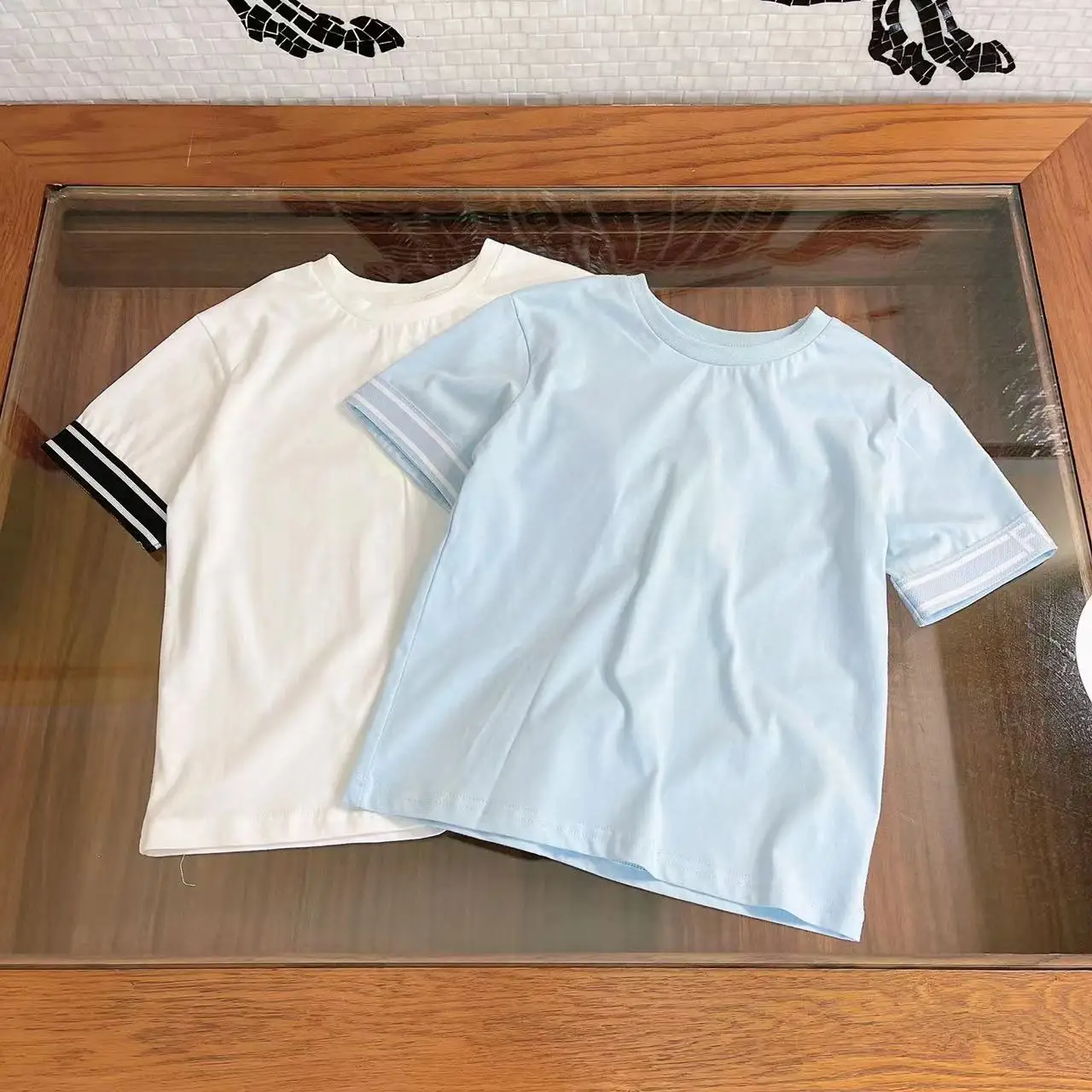 High-end children's clothing short-sleeved T-shirt loose round neck solid color European and American boy's top 2022 summer new, White
High-end children's clothing short-sleeved T-shirt loose round neck solid color European and American boy's top 2022 summer new, White