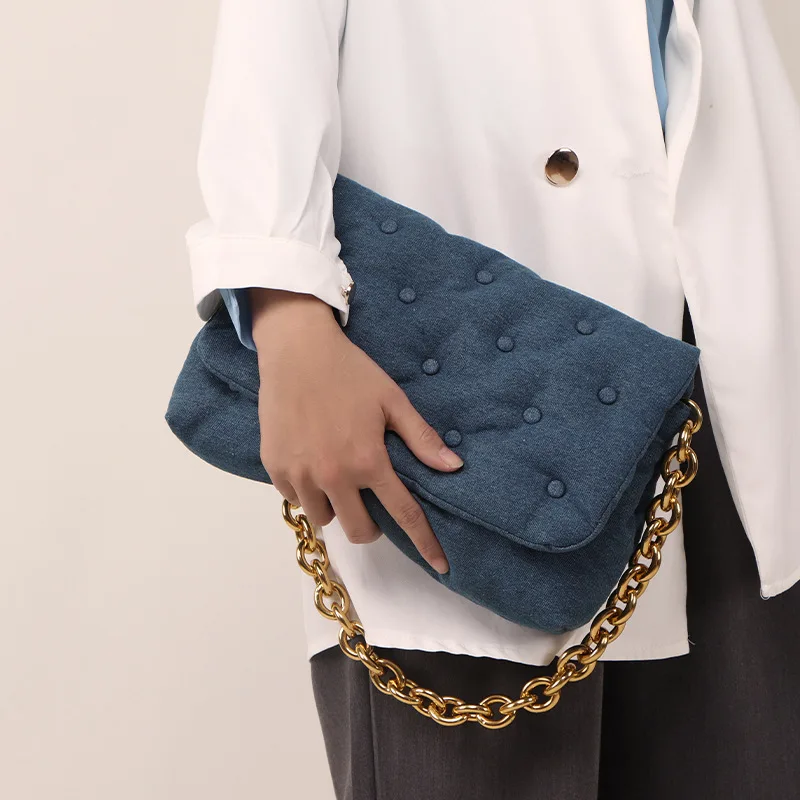 2021 New vintage blue denim crossbody bag women chain one shoulder bags Leather underarm bag wholesale
2021 New vintage blue denim crossbody bag women chain one shoulder bags Leather underarm bag wholesale