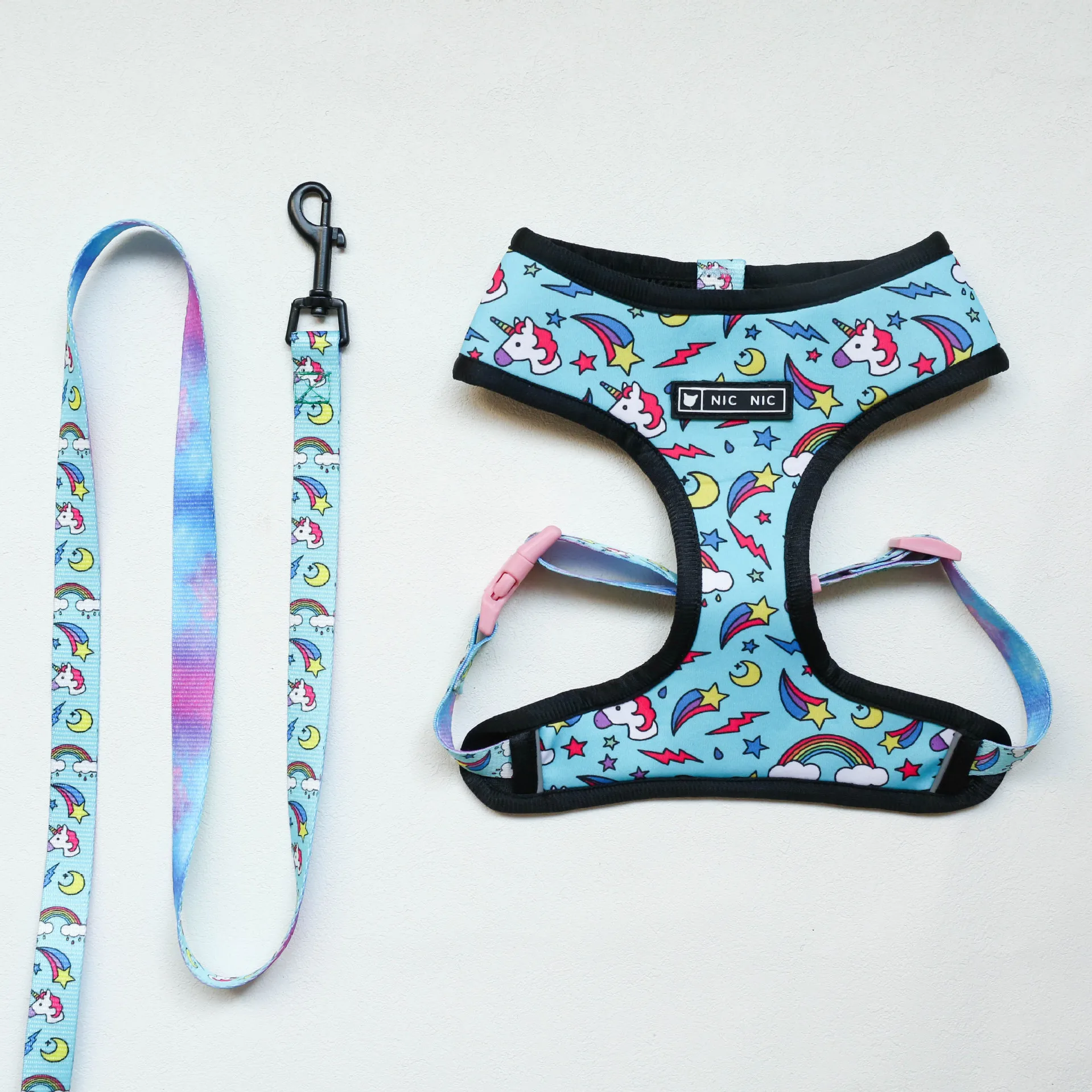 Ins Hot Sale Dog Harness Personalised Breathable Mesh Traction Rope Dog Harness No Pull Set, Pink blue
Ins Hot Sale Dog Harness Personalised Breathable Mesh Traction Rope Dog Harness No Pull Set, Pink blue