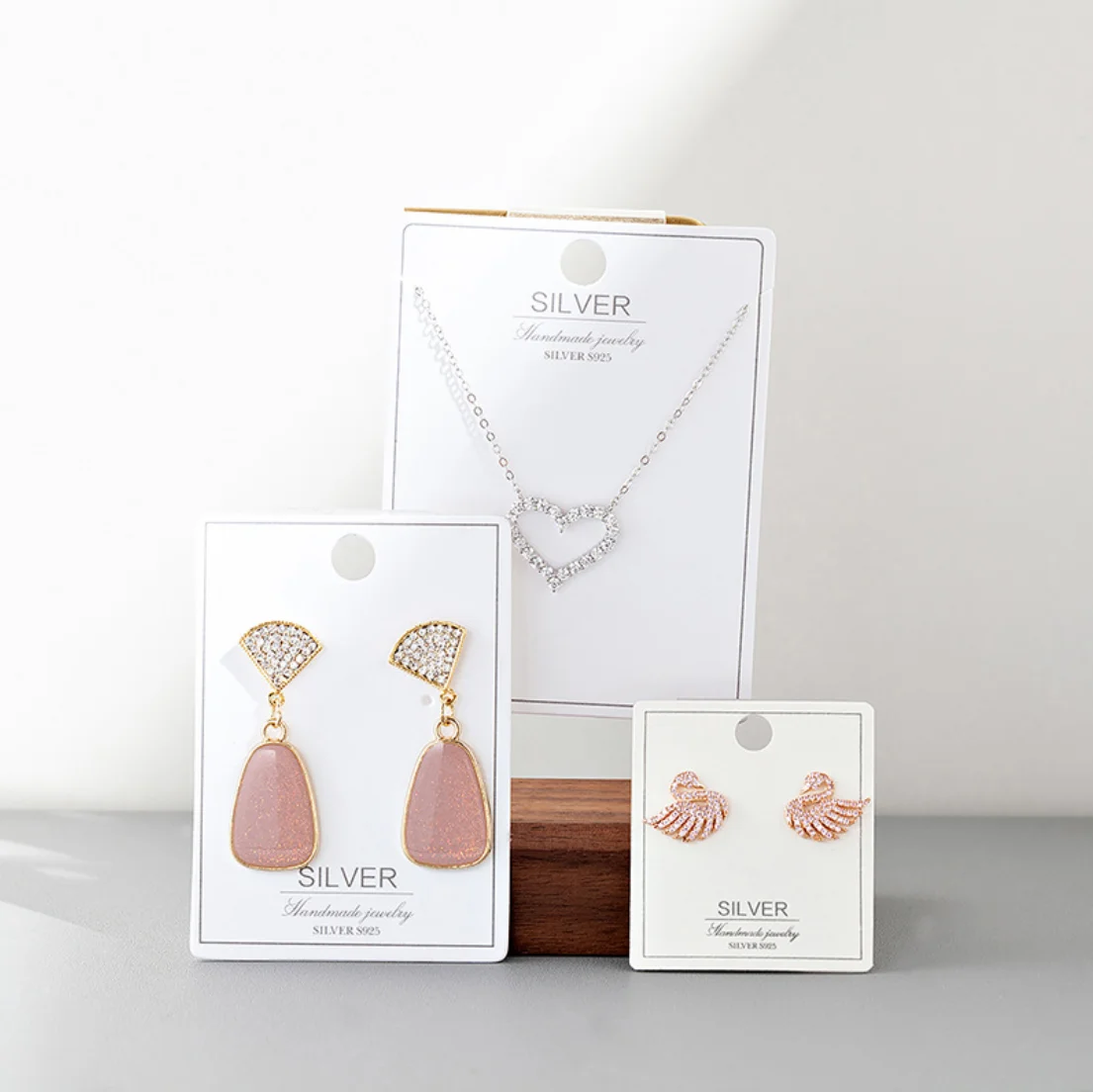 2020 Factory wholesale white necklace earring cards custom logo display necklace cards, White earring cards
2020 Factory wholesale white necklace earring cards custom logo display necklace cards, White earring cards