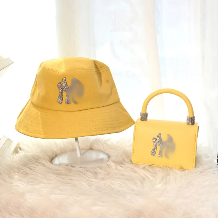 2021 Wholesale fashion ny hats and bag set ladies leather purses handbags, 10 colors
2021 Wholesale fashion ny hats and bag set ladies leather purses handbags, 10 colors
