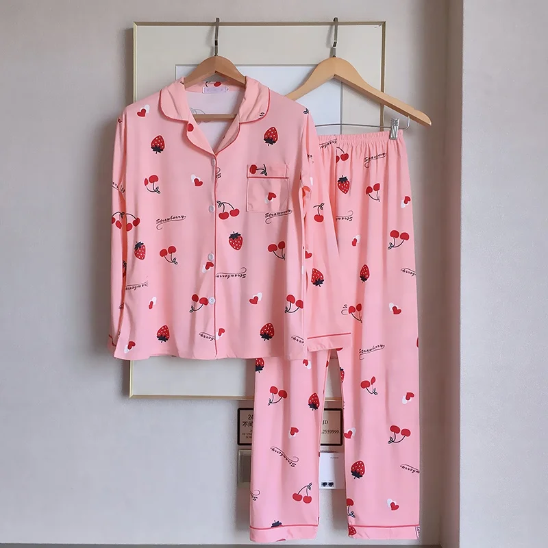 Ladies 2pc flower printed sleepwear 100% polyester button women's pajamas customs made and wholesale
Ladies 2pc flower printed sleepwear 100% polyester button women's pajamas customs made and wholesale