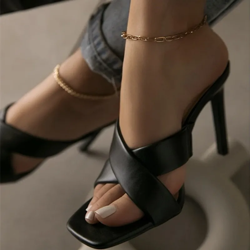 2022 Summer new large size high-heeled sandals thin heeled fashion sandals sexy women's shoes
2022 Summer new large size high-heeled sandals thin heeled fashion sandals sexy women's shoes