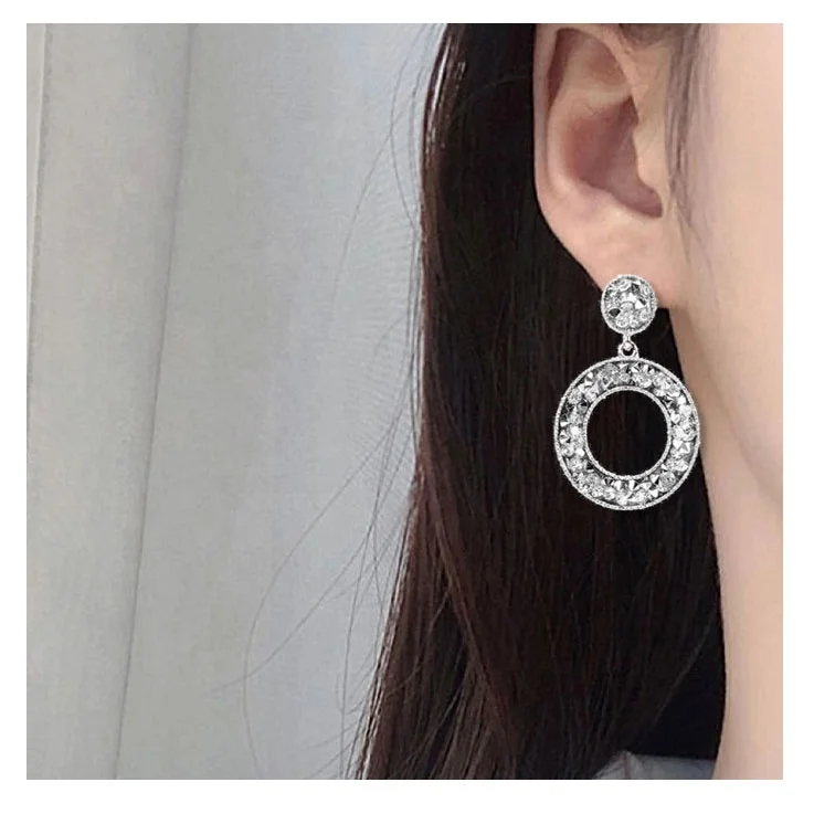 Wholesale Full Rhinestone Plated Round Personalized Fashion Classic Bling Jewelry Earrings
Wholesale Full Rhinestone Plated Round Personalized Fashion Classic Bling Jewelry Earrings