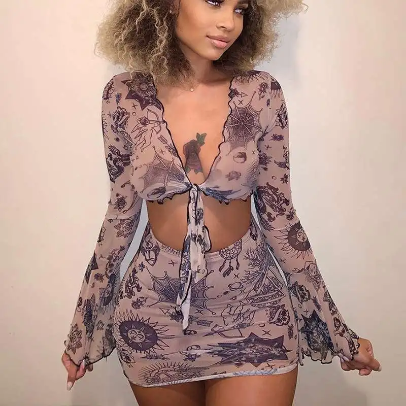 2021 New arrival women sexy bandage long sleeve top and skirt two piece set women ladies clothing
2021 New arrival women sexy bandage long sleeve top and skirt two piece set women ladies clothing