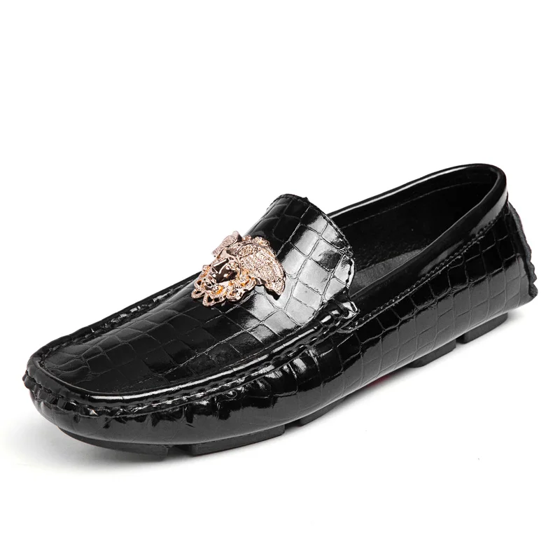 new design 2020 slippers soft metal lattice mirror surface leather driving shoes driving shoes
new design 2020 slippers soft metal lattice mirror surface leather driving shoes driving shoes