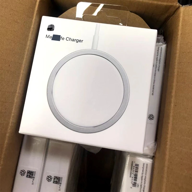Wireless fast Charging Qi standard 15W Magnetic Appling Magsafing Charger Wireless charger & adapter For Iphone 12, White 
Wireless fast Charging Qi standard 15W Magnetic Appling Magsafing Charger Wireless charger & adapter For Iphone 12, White