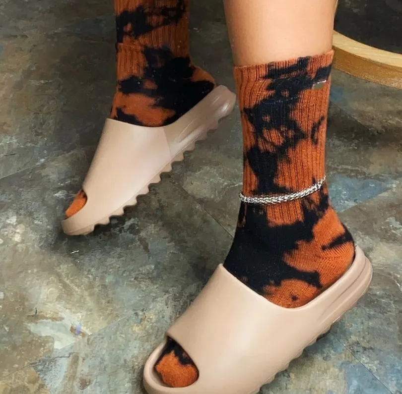 PDEP 2021 Latest design High Quality Custom Unisex women slippers and yezzy sandals cute graffiti footwear slides
PDEP 2021 Latest design High Quality Custom Unisex women slippers and yezzy sandals cute graffiti footwear slides