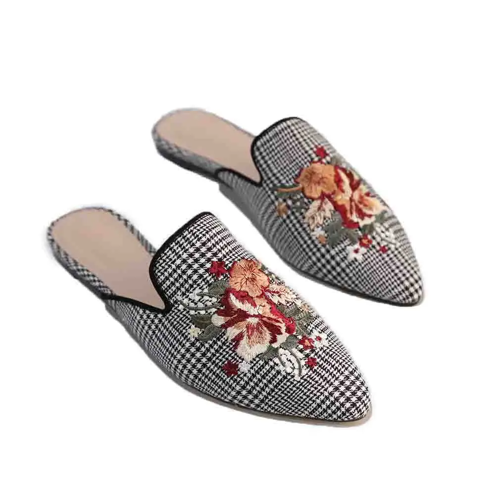 Summer Fashion Mule Slippers New European and American style slippers women leisure mule slippers with Flower, Customized color
Summer Fashion Mule Slippers New European and American style slippers women leisure mule slippers with Flower, Customized color
