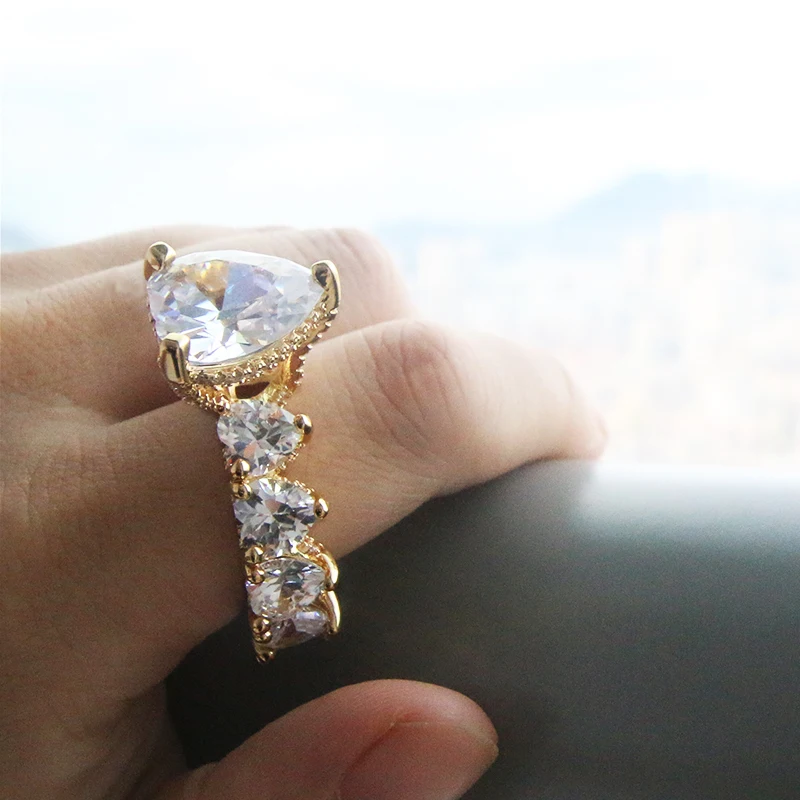 Elite 2020 popular new design fashion 18K gold plated paved heart diamonds hip hop rings
Elite 2020 popular new design fashion 18K gold plated paved heart diamonds hip hop rings