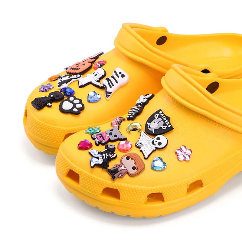 Wholesale Vintage Pvc Fashion Night Luminous Luxury Rubber Diy Clog Shoe Resin Gift Halloween Christmas Charms, Customized color
Wholesale Vintage Pvc Fashion Night Luminous Luxury Rubber Diy Clog Shoe Resin Gift Halloween Christmas Charms, Customized color