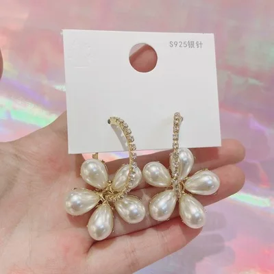 Jachon Fashion Korean Elegant Crystal Pearl Flower Drop Earrings Rhinestone Circle Hoop Pearl Flower Earring For Party
Jachon Fashion Korean Elegant Crystal Pearl Flower Drop Earrings Rhinestone Circle Hoop Pearl Flower Earring For Party