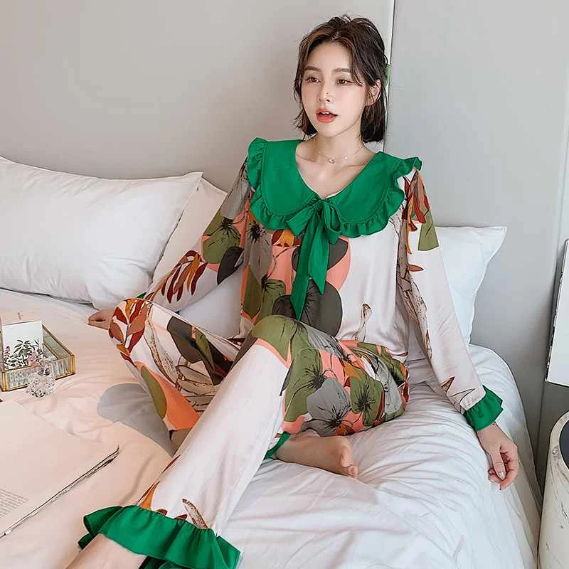 2021 Japanese new style cotton ladies printed green leaf big floral sleepwear suit long-sleeved trousers home service suit women, Required
2021 Japanese new style cotton ladies printed green leaf big floral sleepwear suit long-sleeved trousers home service suit women, Required