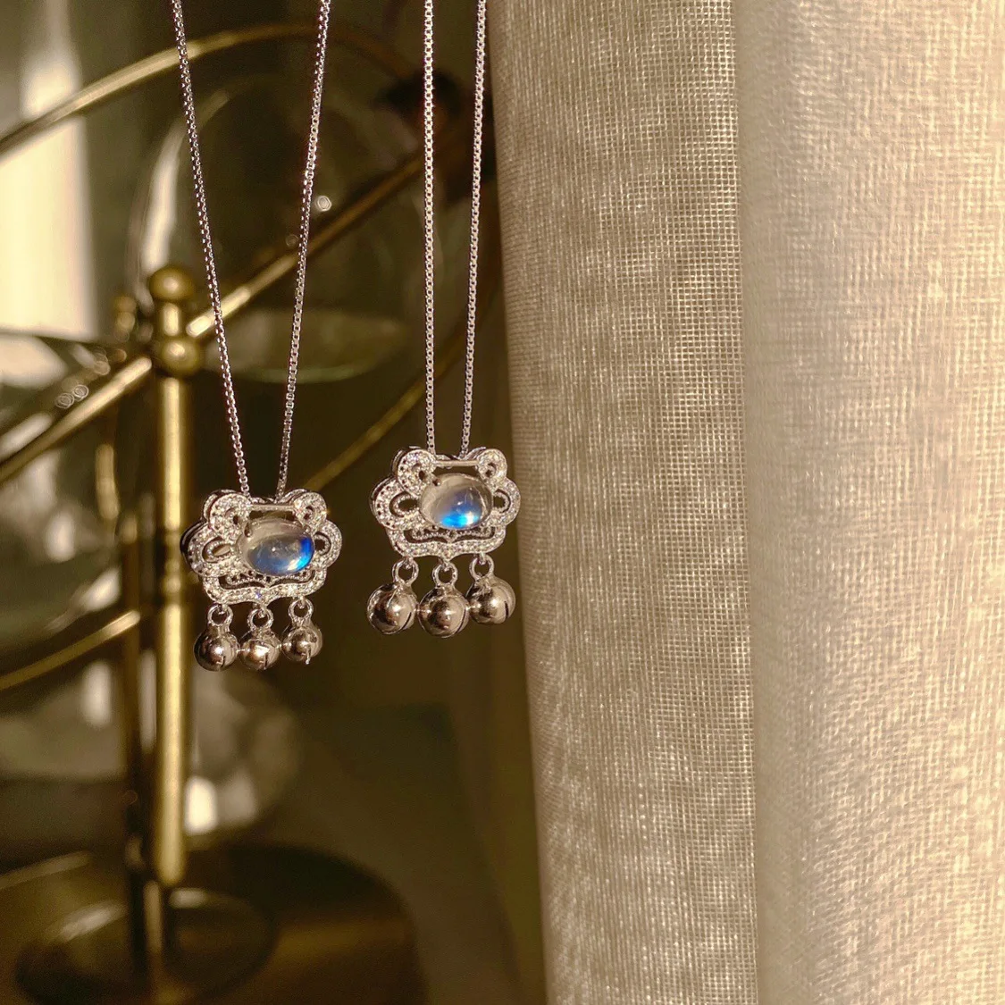 Popular Korean Moonstone Bell Wish Longevity Lock Necklace for Women Girls Daily Wear, As picture 
Popular Korean Moonstone Bell Wish Longevity Lock Necklace for Women Girls Daily Wear, As picture