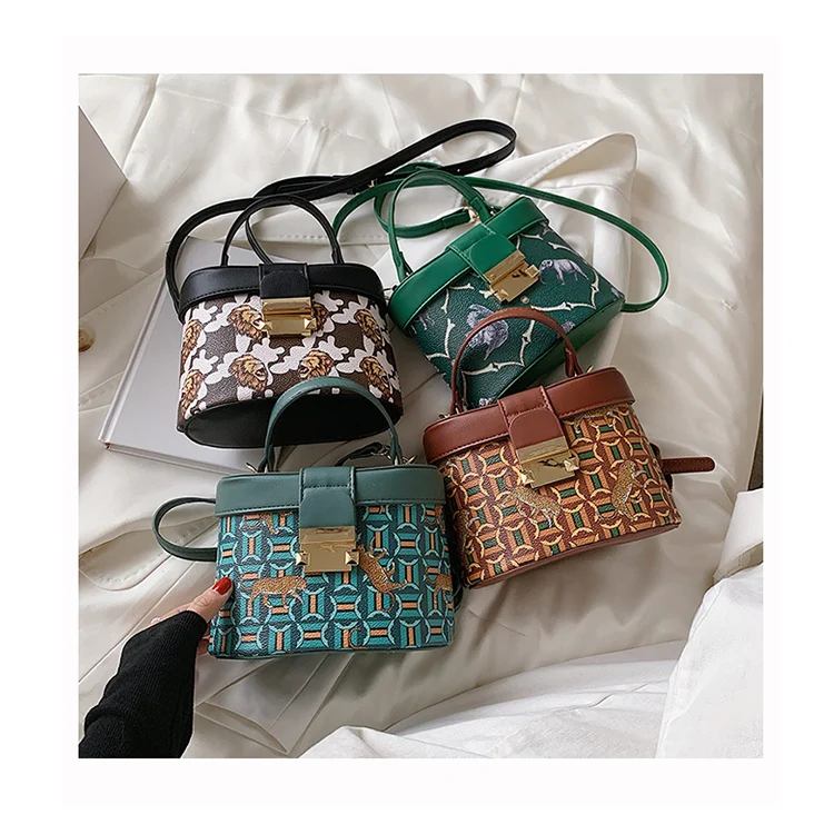 Designer Print Ladies Personality Hand Clutch Bags Barrel-Shaped Women Personality Shoulder Messenger Bags Purses and handbags
Designer Print Ladies Personality Hand Clutch Bags Barrel-Shaped Women Personality Shoulder Messenger Bags Purses and handbags